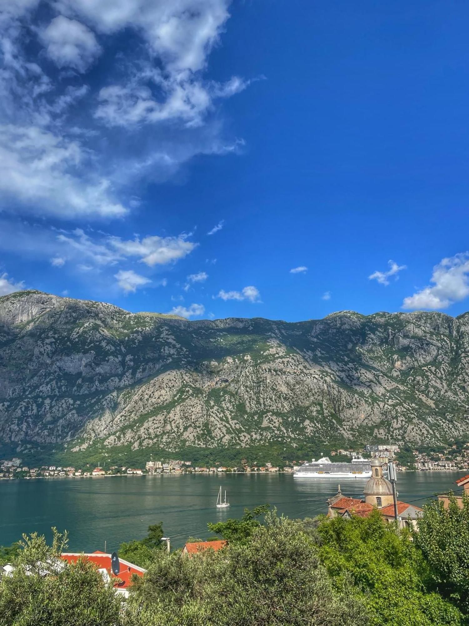 Apartments Krivokapic Prcanj With Bay View Kotor Dış mekan fotoğraf