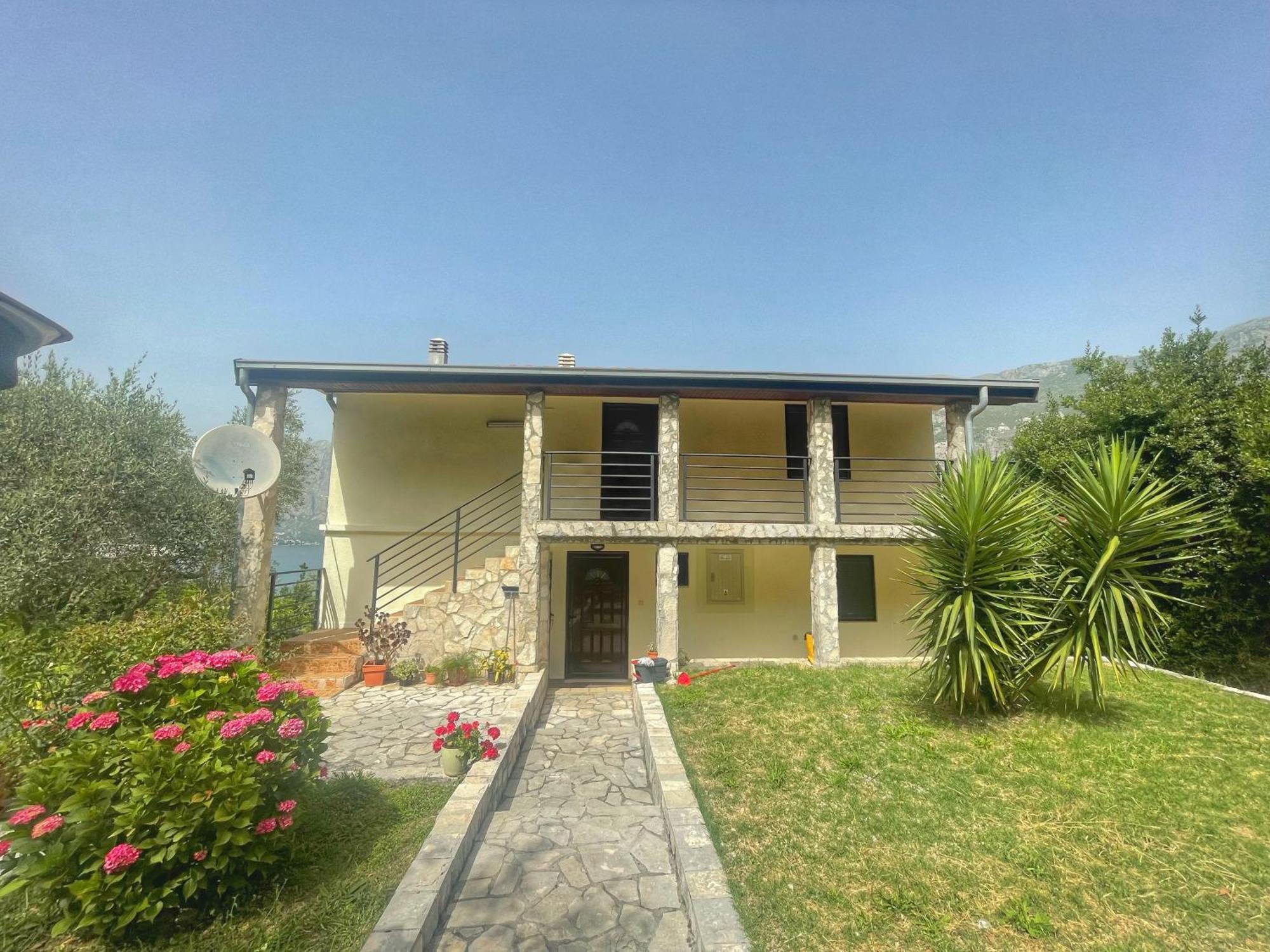 Apartments Krivokapic Prcanj With Bay View Kotor Dış mekan fotoğraf