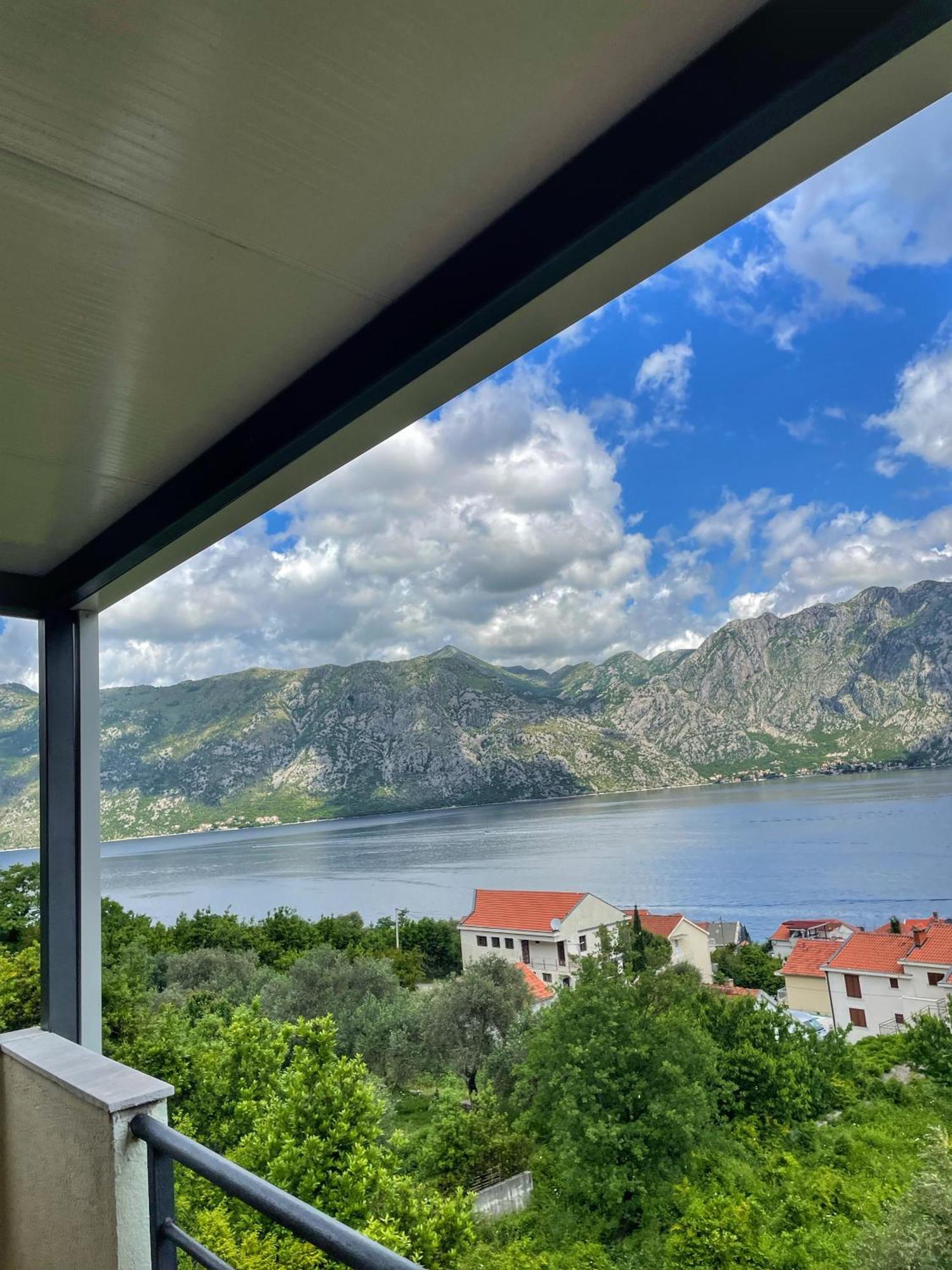 Apartments Krivokapic Prcanj With Bay View Kotor Dış mekan fotoğraf
