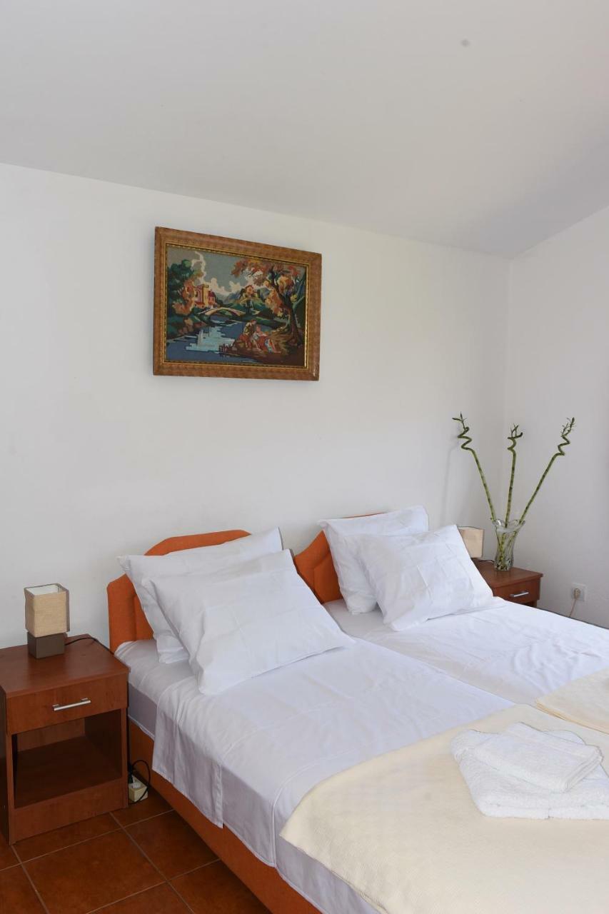 Apartments Krivokapic Prcanj With Bay View Kotor Dış mekan fotoğraf
