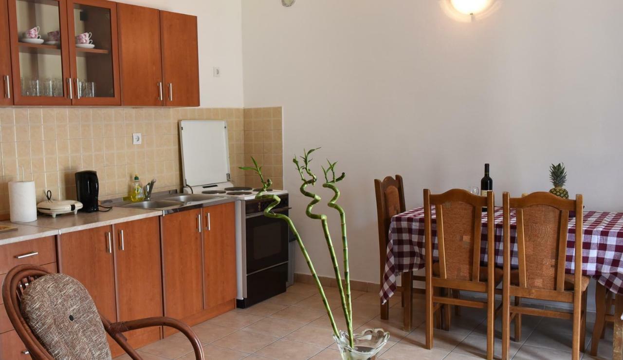 Apartments Krivokapic Prcanj With Bay View Kotor Dış mekan fotoğraf