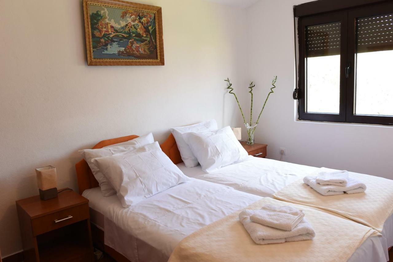 Apartments Krivokapic Prcanj With Bay View Kotor Dış mekan fotoğraf